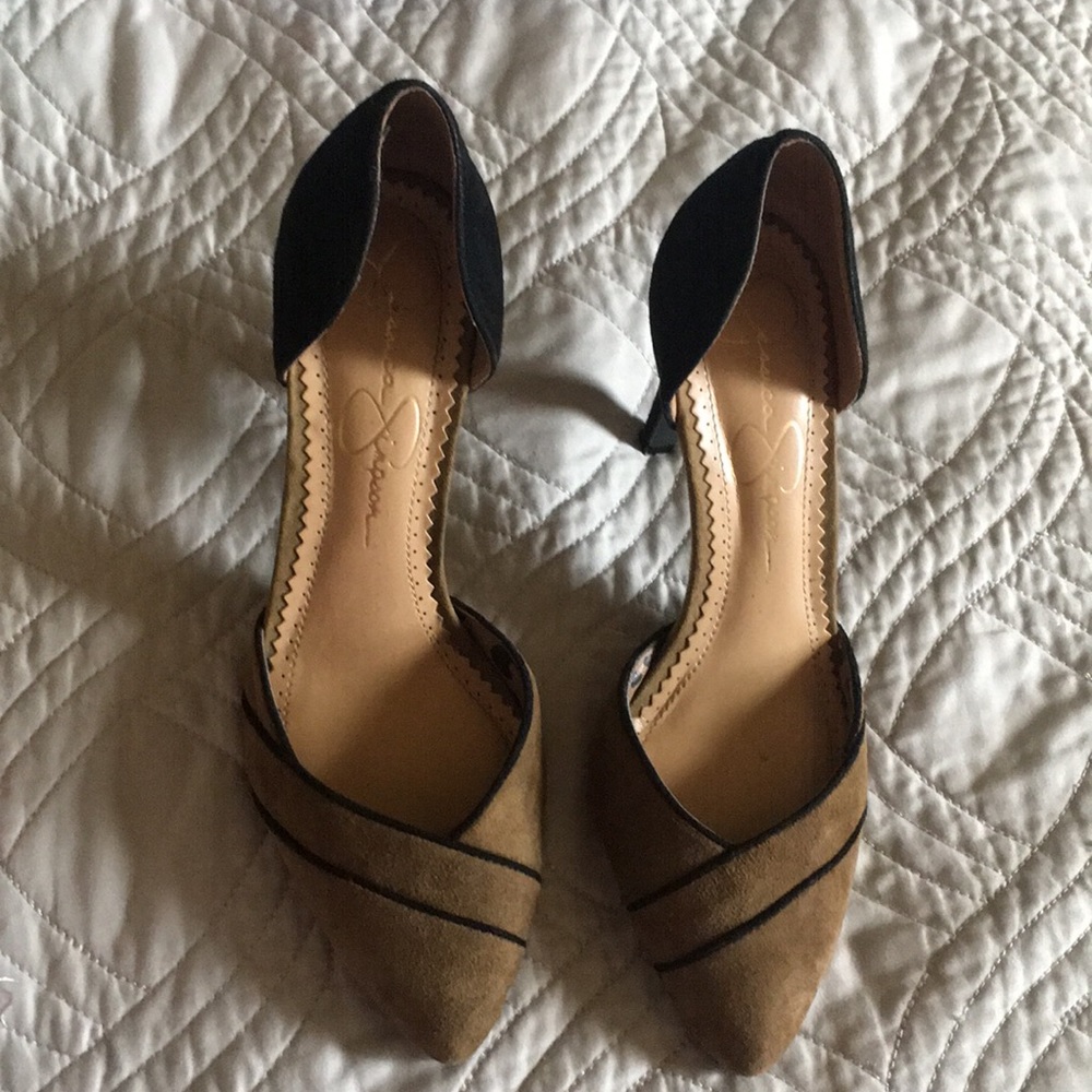 Jessica Simpson pumps
